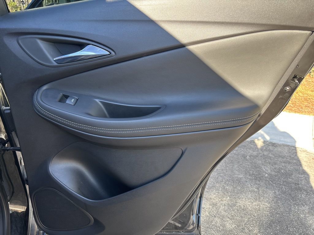 Used 2023 Buick Encore GX Select w/ Sport Touring Package image 22