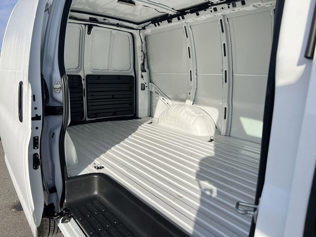 New 2026 GMC Savana 2500 w/ Driver Convenience Package image 20