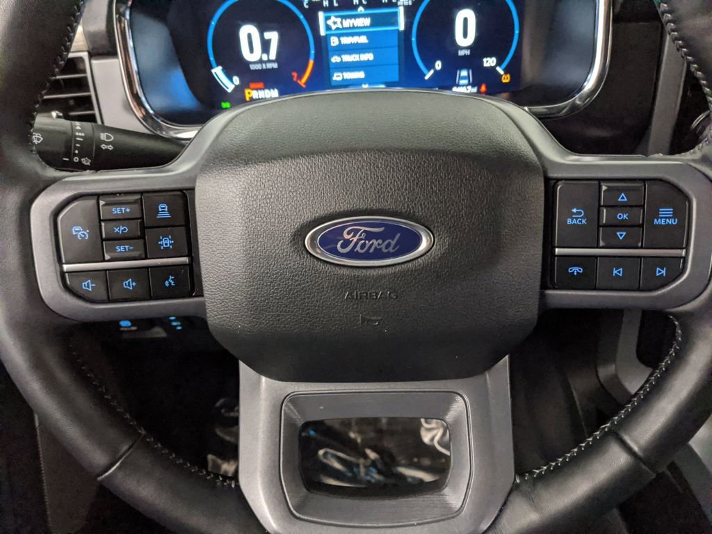 Used 2023 Ford F150 Lariat w/ Trailer Tow Package image 11
