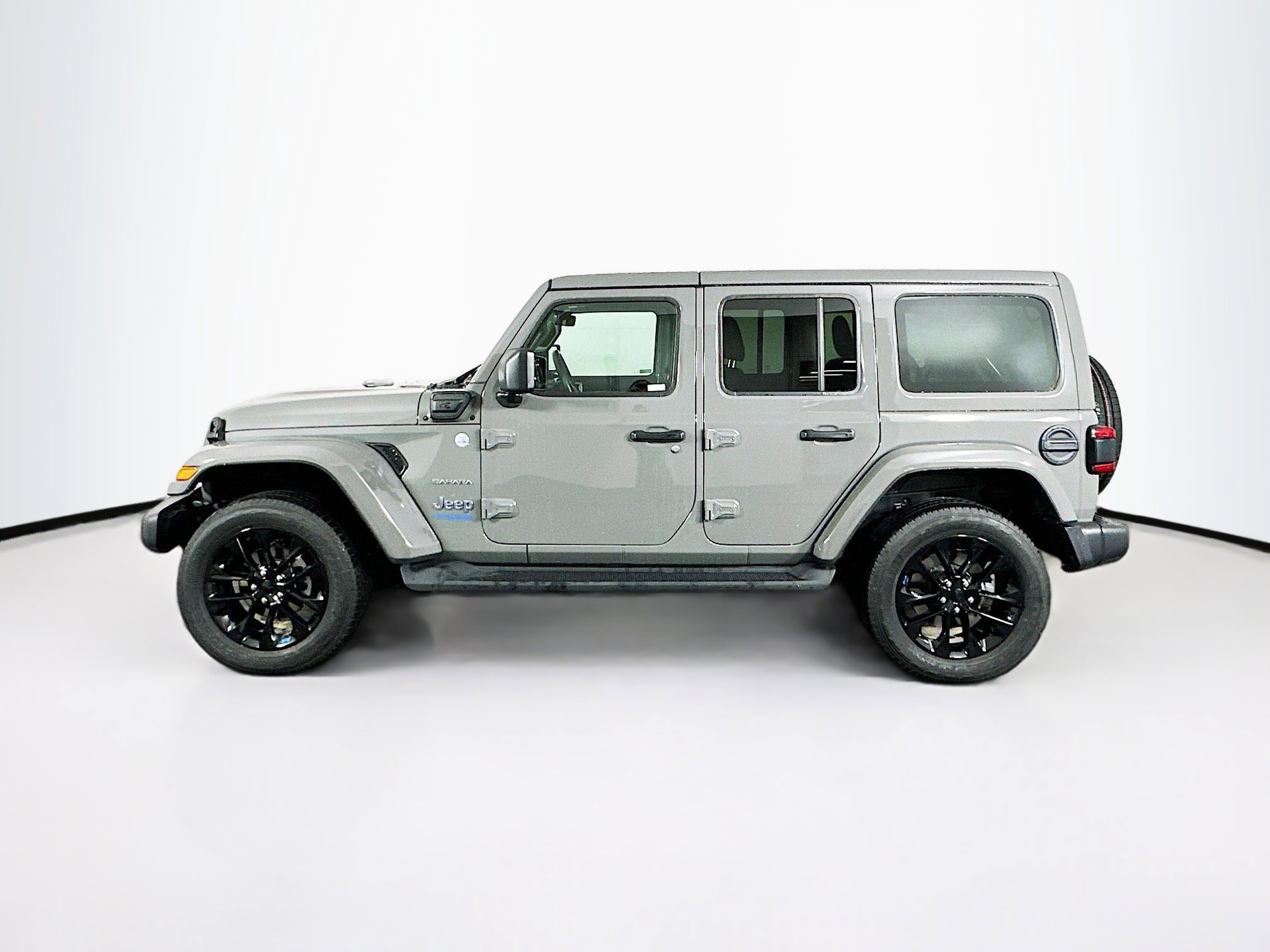 Used 2022 Jeep Wrangler Sahara w/ Safety Group image 4