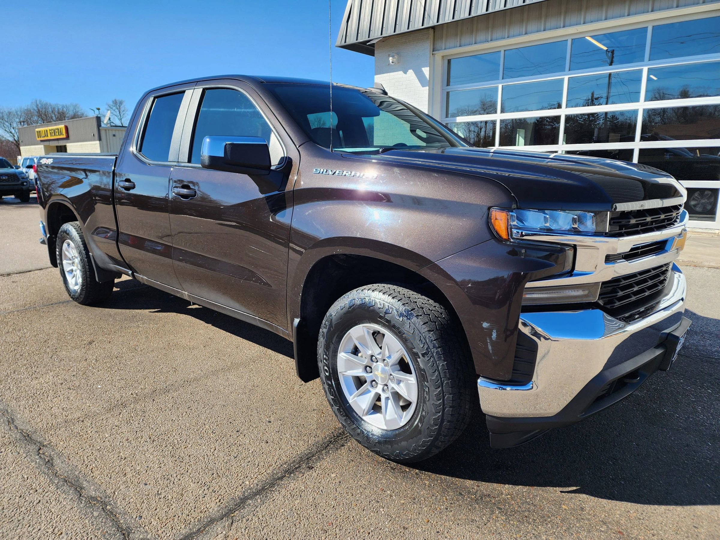Used 2019 Chevrolet Silverado 1500 LT w/ All-Star Edition AWD/4WD image 2