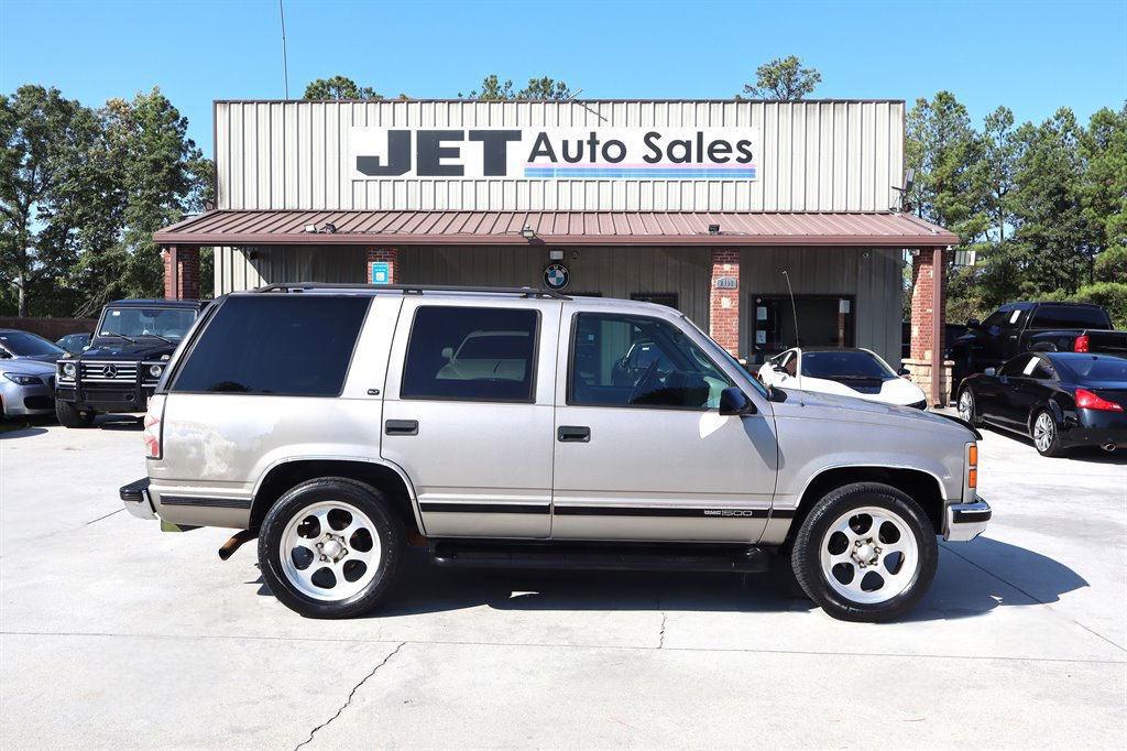 Used 1999 GMC Yukon 4WD 4-Door w/ Marketing Opt Pkg 5 image 8