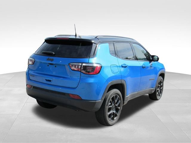 Used 2024 Jeep Compass Latitude w/ Convenience Group AWD/4WD image 4