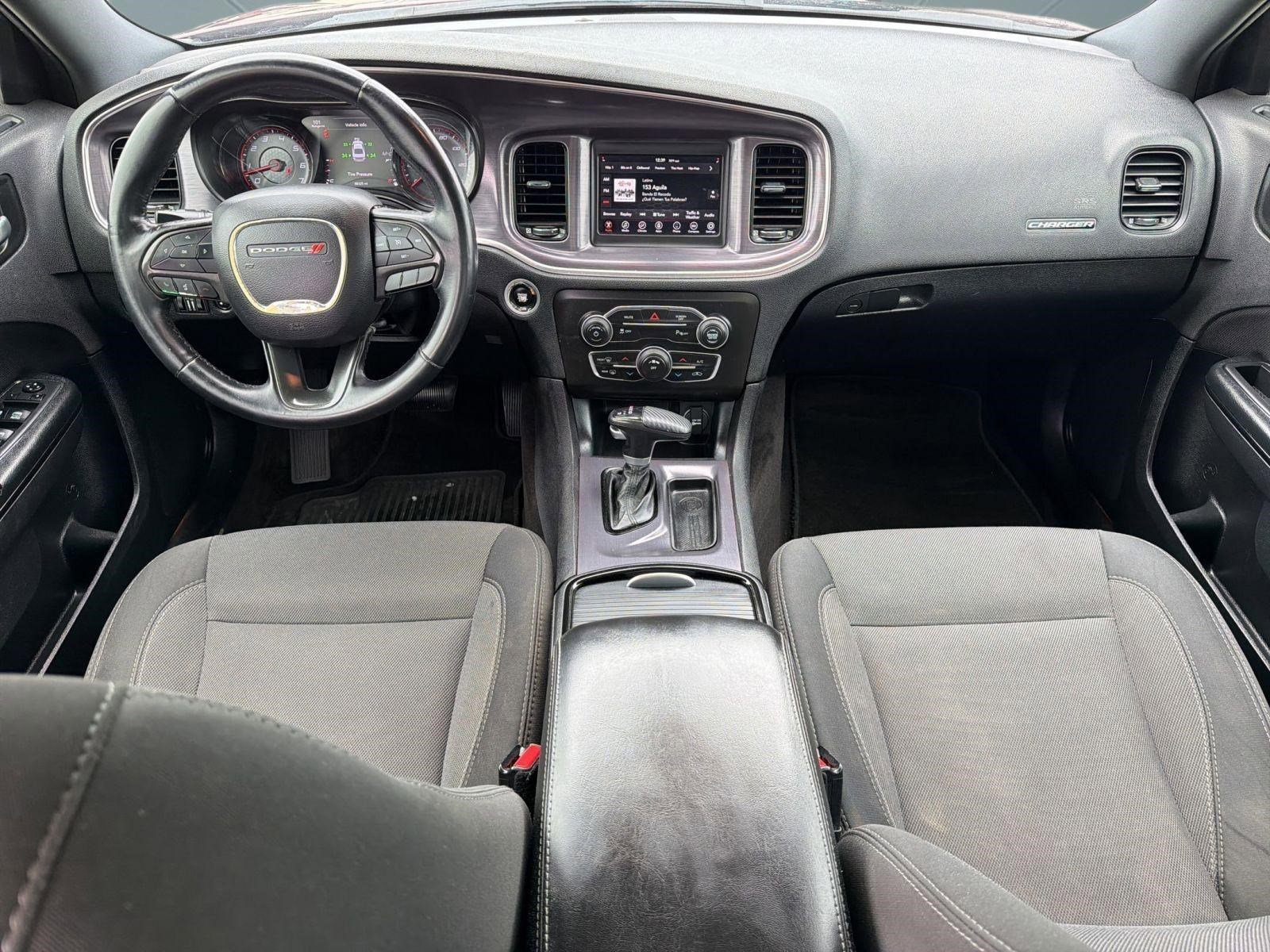 Used 2018 Dodge Charger SXT w/ Blacktop Package RWD image 16