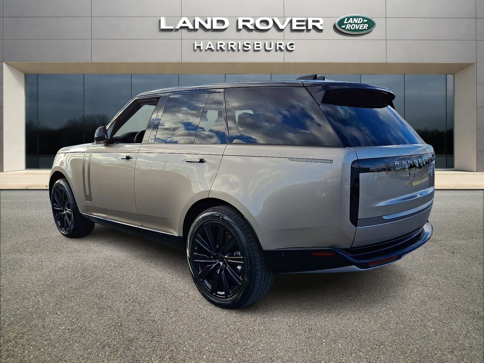 New 2026 Land Rover Range Rover SE image 2