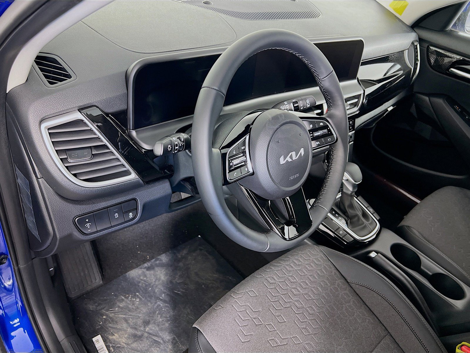 New 2026 Kia Seltos S FWD image 7