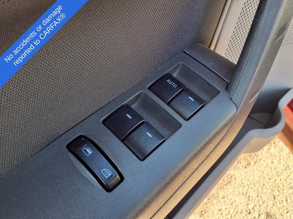 Used 2010 Ford Focus SE image 16