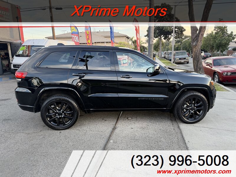 Used 2017 Jeep Grand Cherokee Altitude AWD/4WD image 8