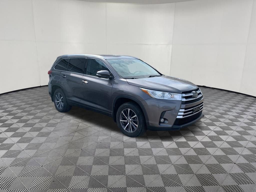 Used 2018 Toyota Highlander XLE image 9