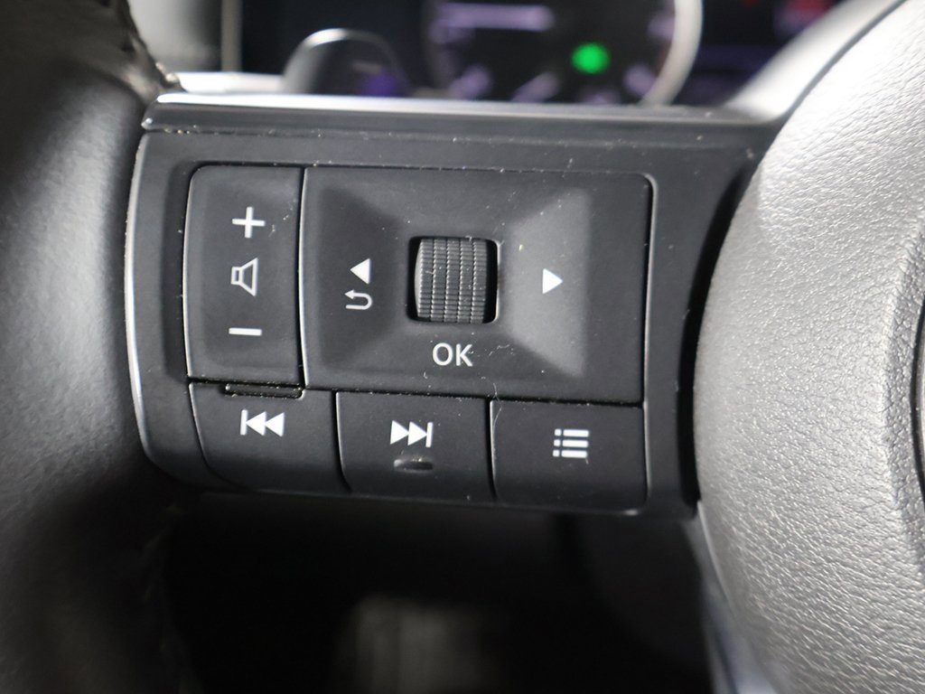 Used 2024 Nissan Pathfinder SV image 40