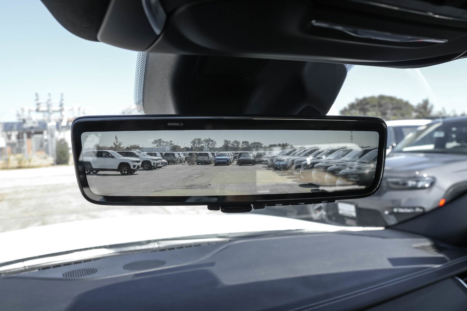 New 2025 Jeep Grand Cherokee Limited w/ Luxury Tech Group II image 31