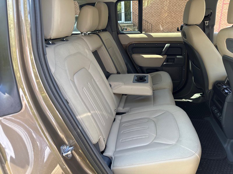 Used 2020 Land Rover Defender 110 S image 31