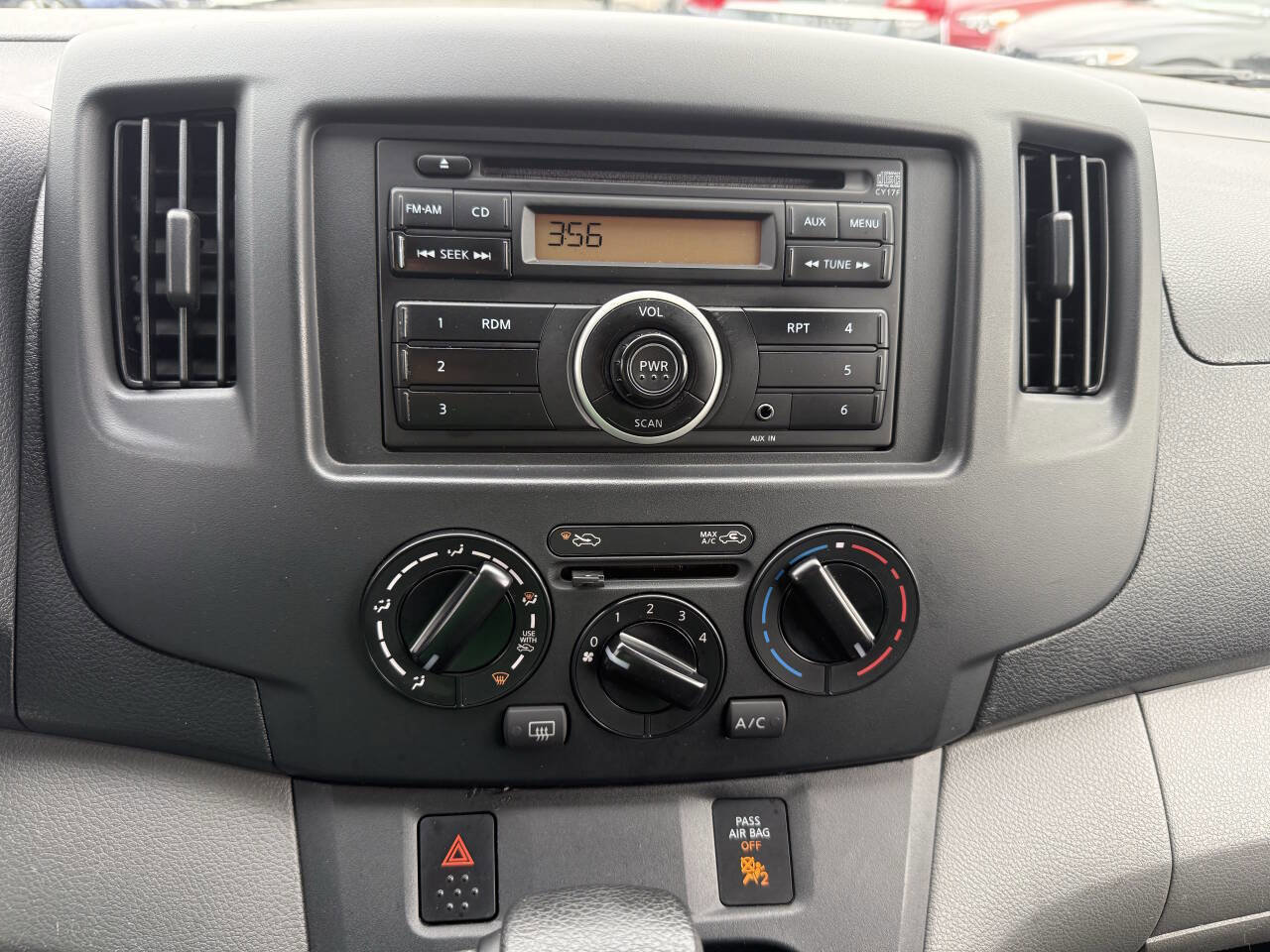 Used 2014 Nissan NV200 S w/ Back Door Glass Package image 18