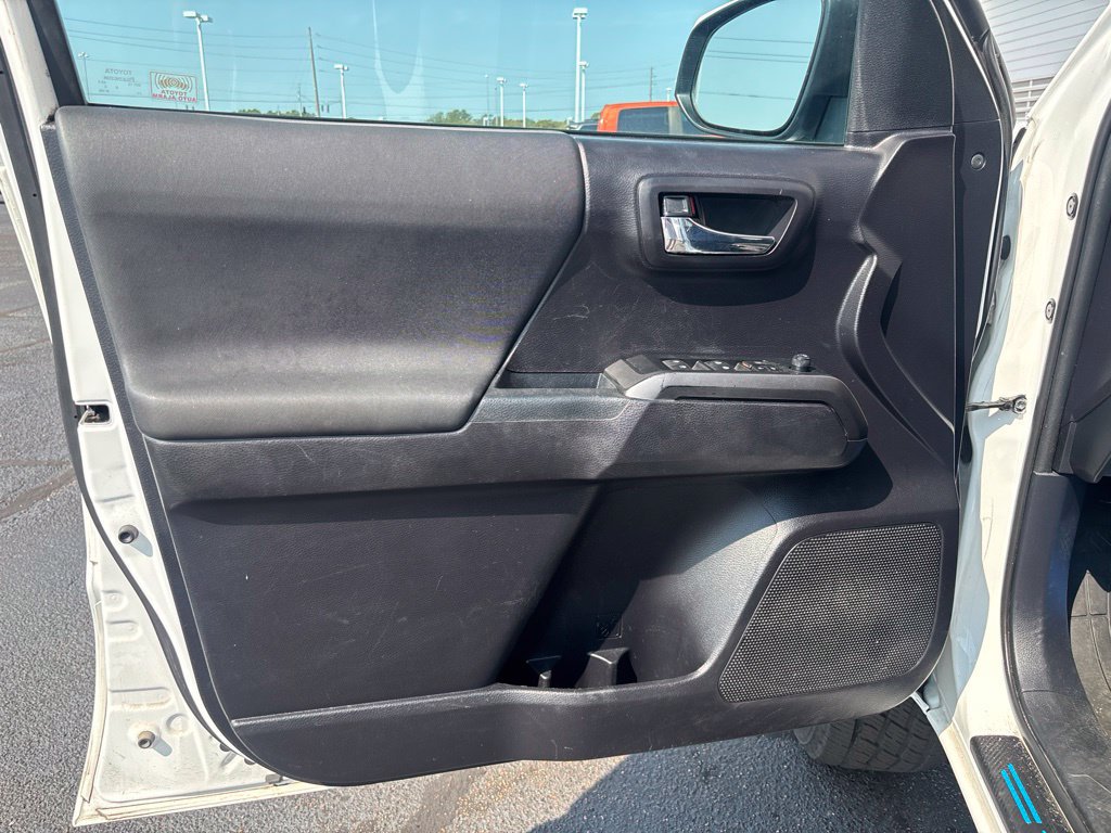 Used 2020 Toyota Tacoma TRD Sport RWD image 6