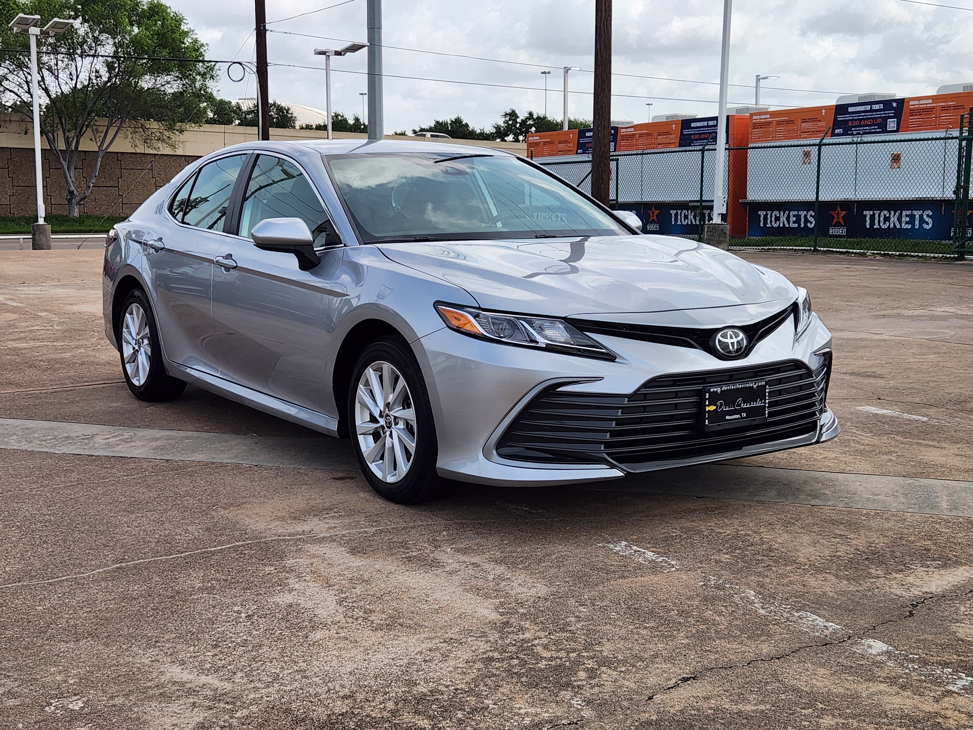 Used 2024 Toyota Camry LE FWD image 4