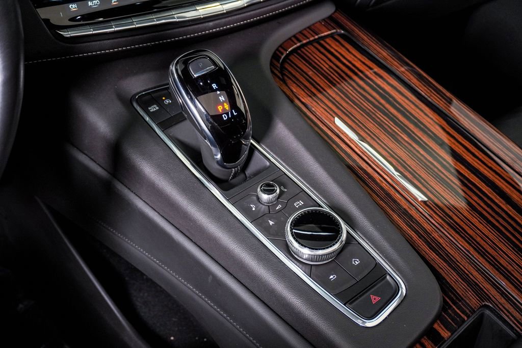 Used 2024 Cadillac Escalade Premium Luxury w/ Performance Package AWD/4WD image 32