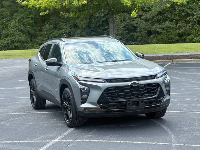 Used 2024 Chevrolet Trax ACTIV w/ Sunroof Package FWD image 11