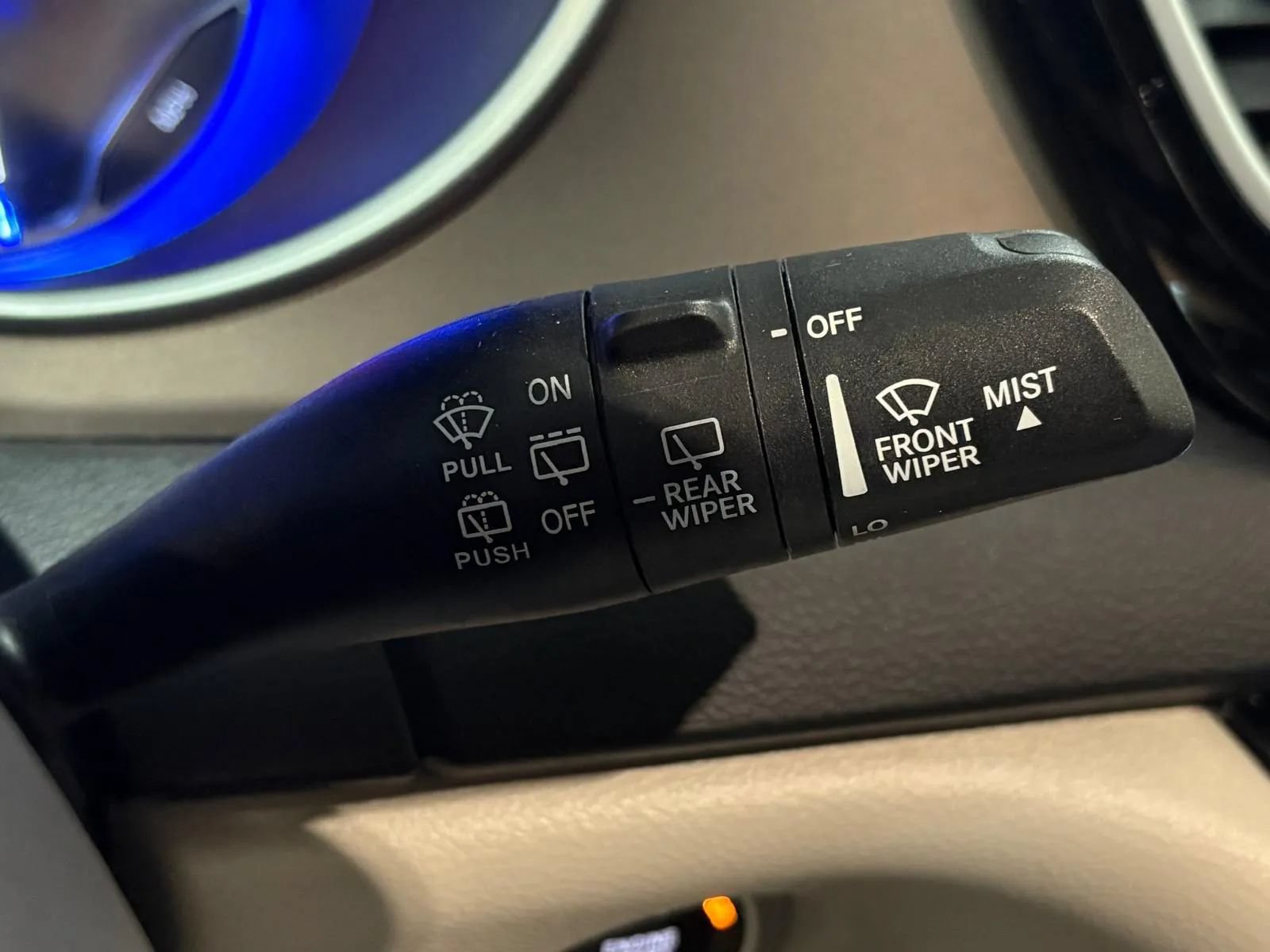 Used 2021 Chrysler Voyager Lxi FWD image 39