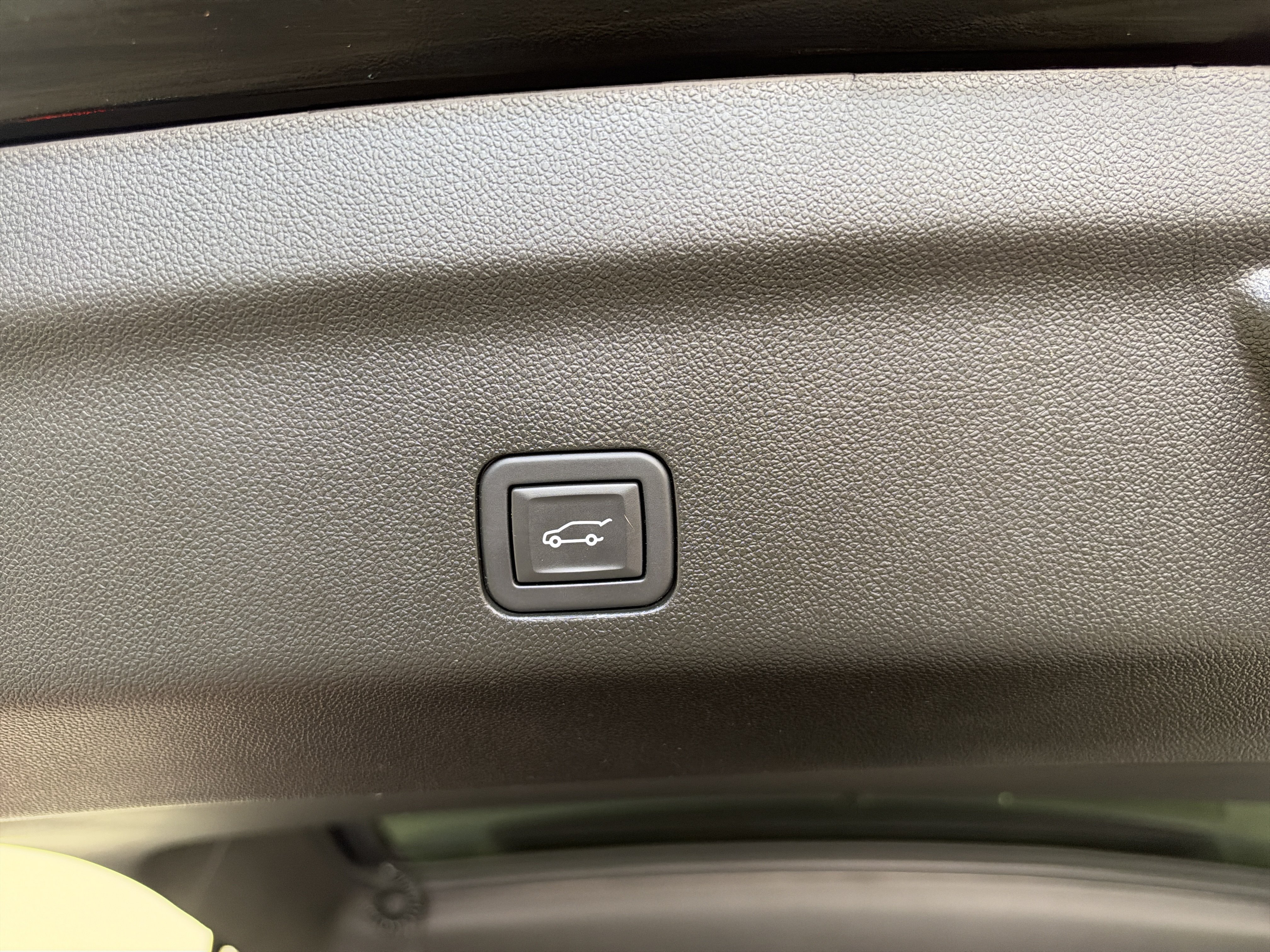 Used 2024 Chevrolet Tahoe RST w/ Luxury Package AWD/4WD image 39