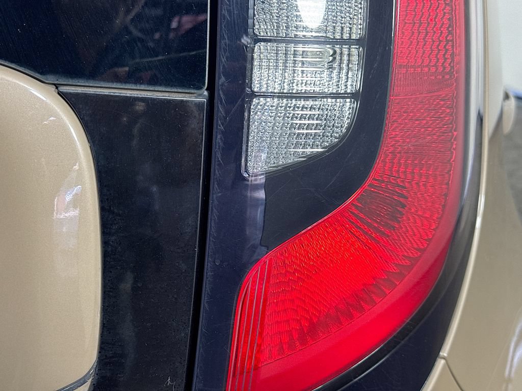 Used 2014 Kia Soul + FWD image 29