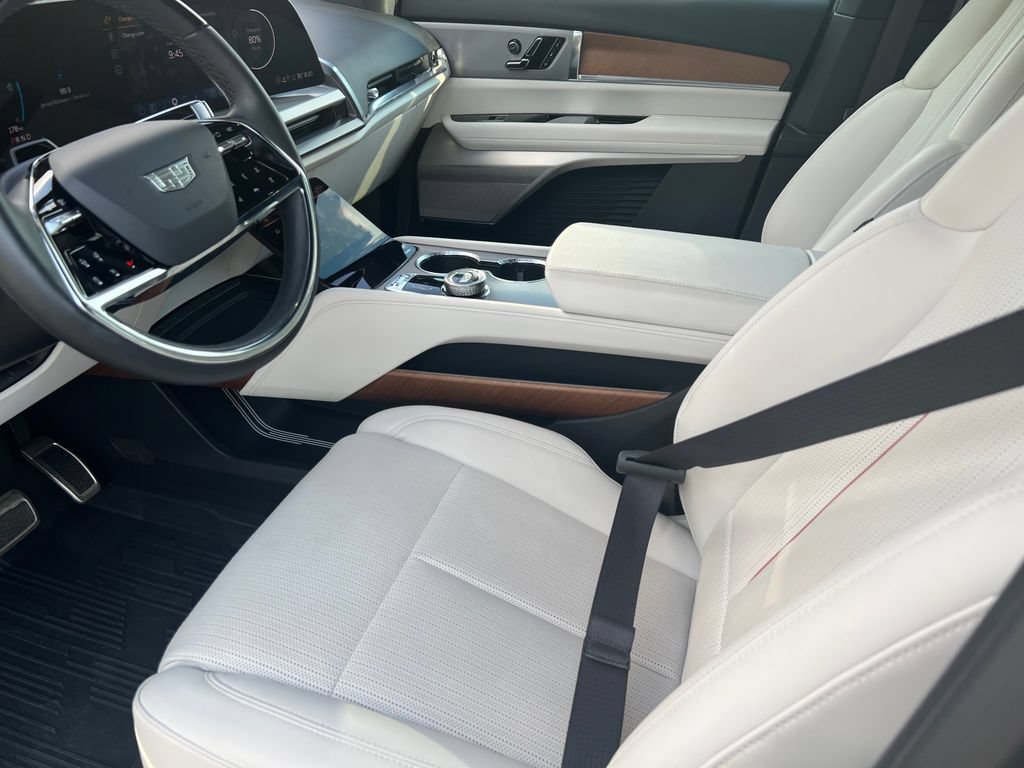 Certified 2026 Cadillac Vistiq Sport w/ LPO, Floor Liner Package AWD/4WD image 10