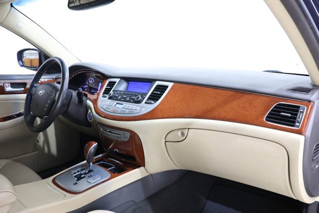 Used 2013 Hyundai Genesis 3.8 RWD image 15