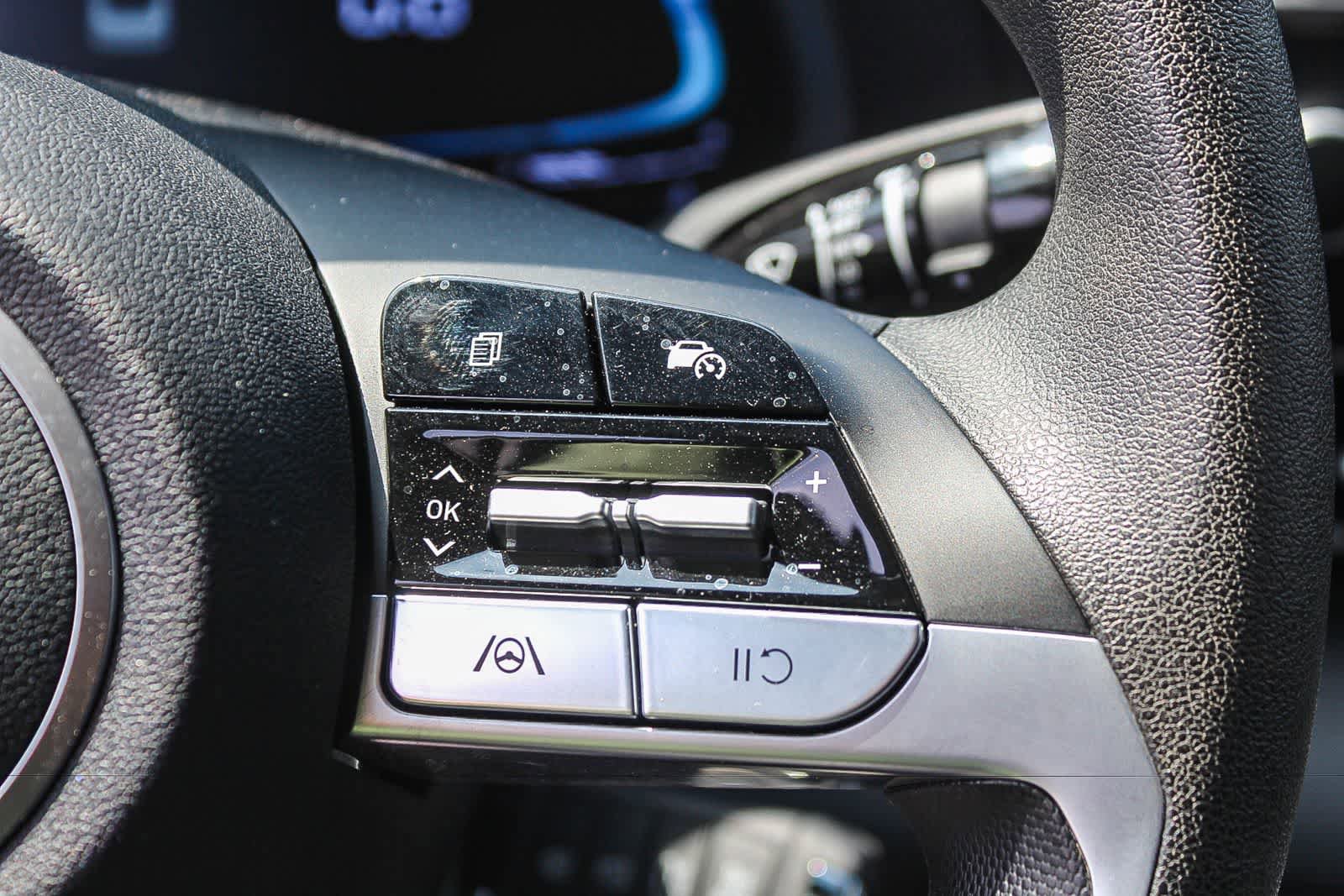 Certified 2025 Hyundai Elantra SE FWD image 31