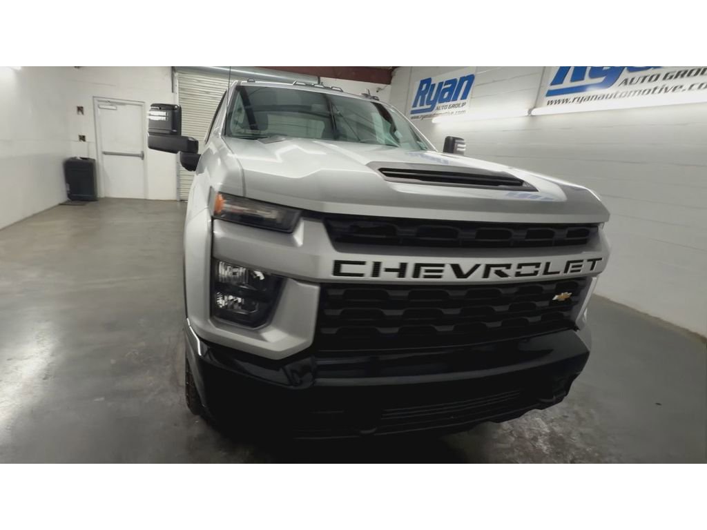Used 2021 Chevrolet Silverado 2500 Custom w/ Custom Value Package image 3