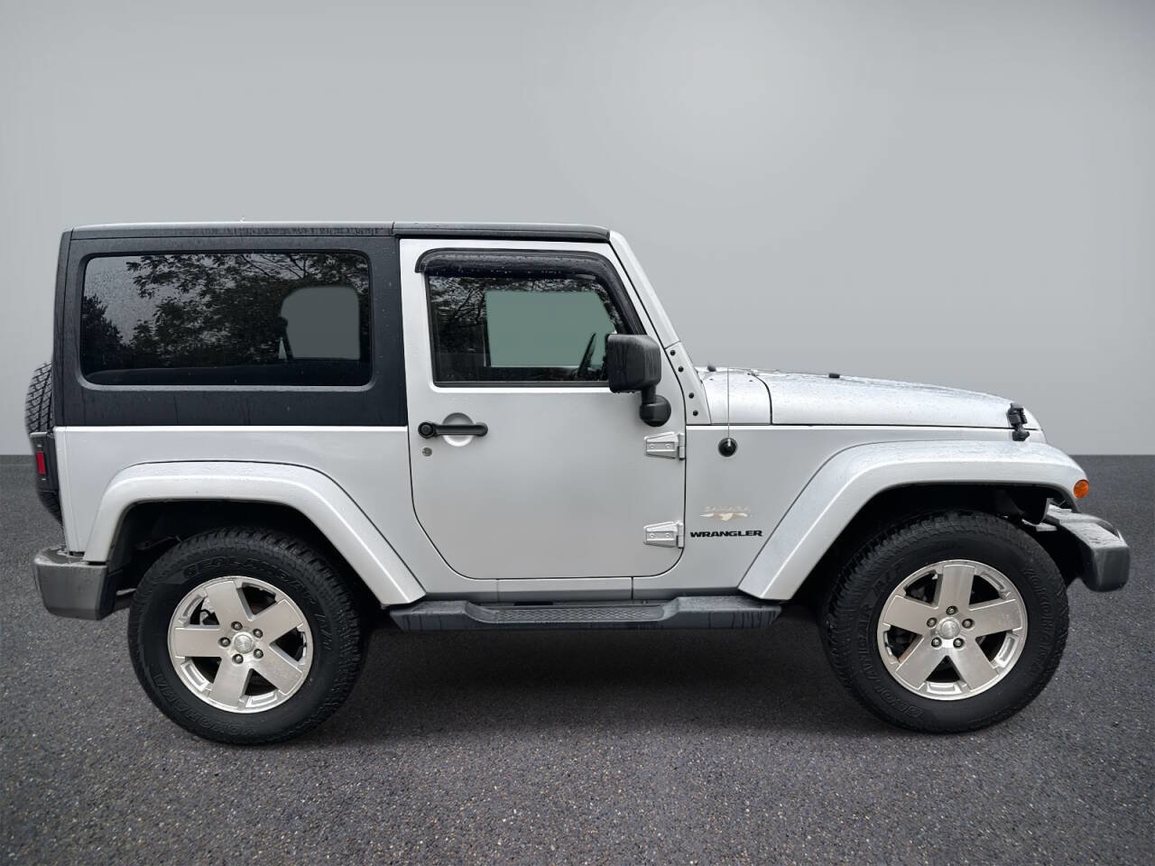 Used 2012 Jeep Wrangler Sahara image 5