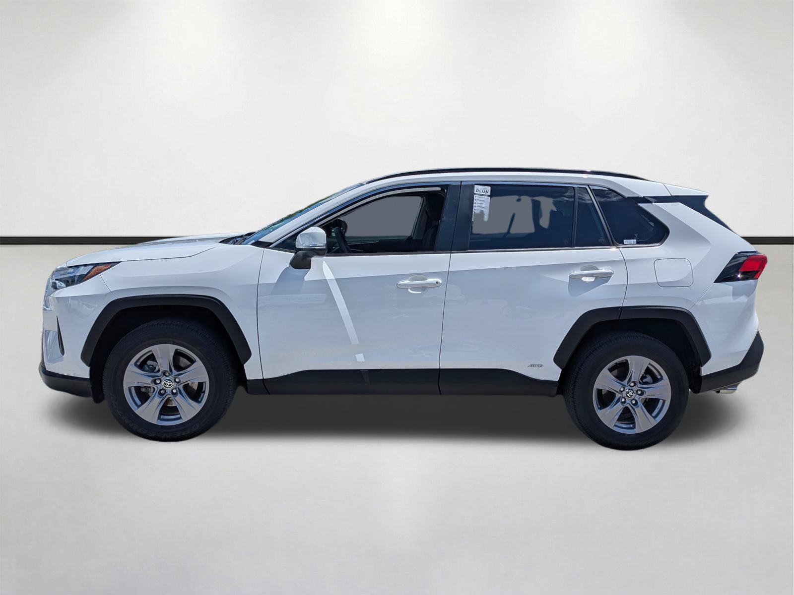 Used 2024 Toyota RAV4 XLE AWD/4WD image 7