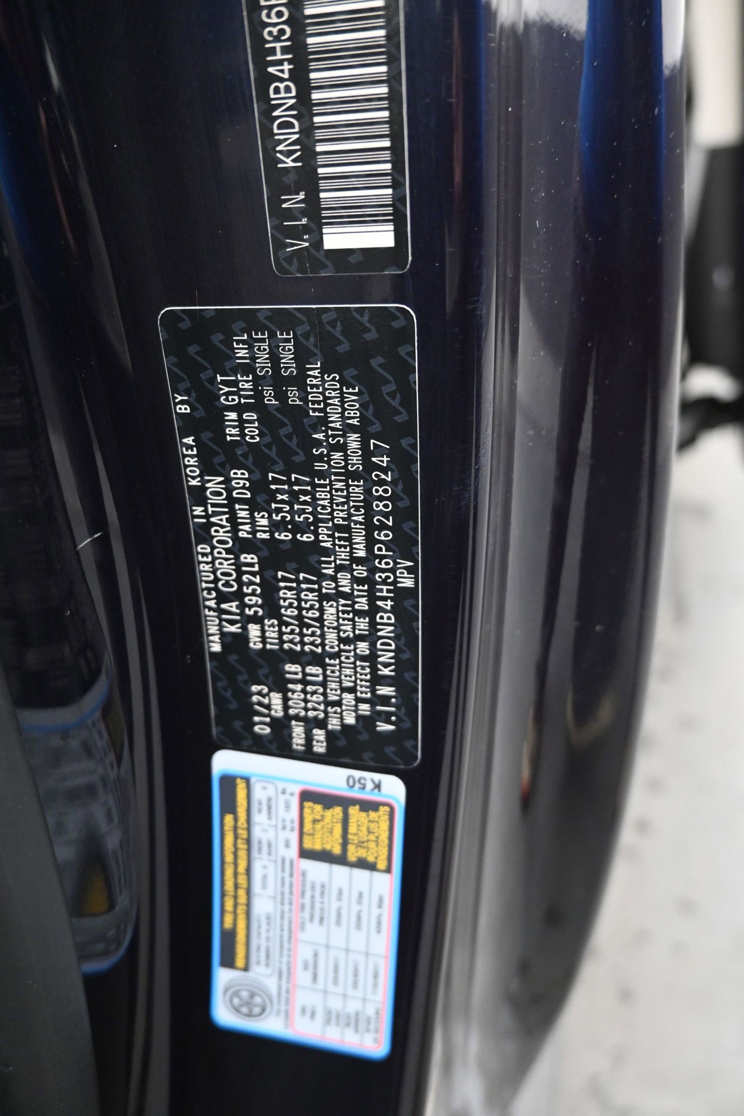 Used 2023 Kia Carnival LX image 13