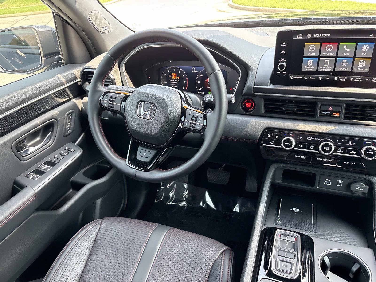 Used 2025 Honda Pilot Black Edition image 28
