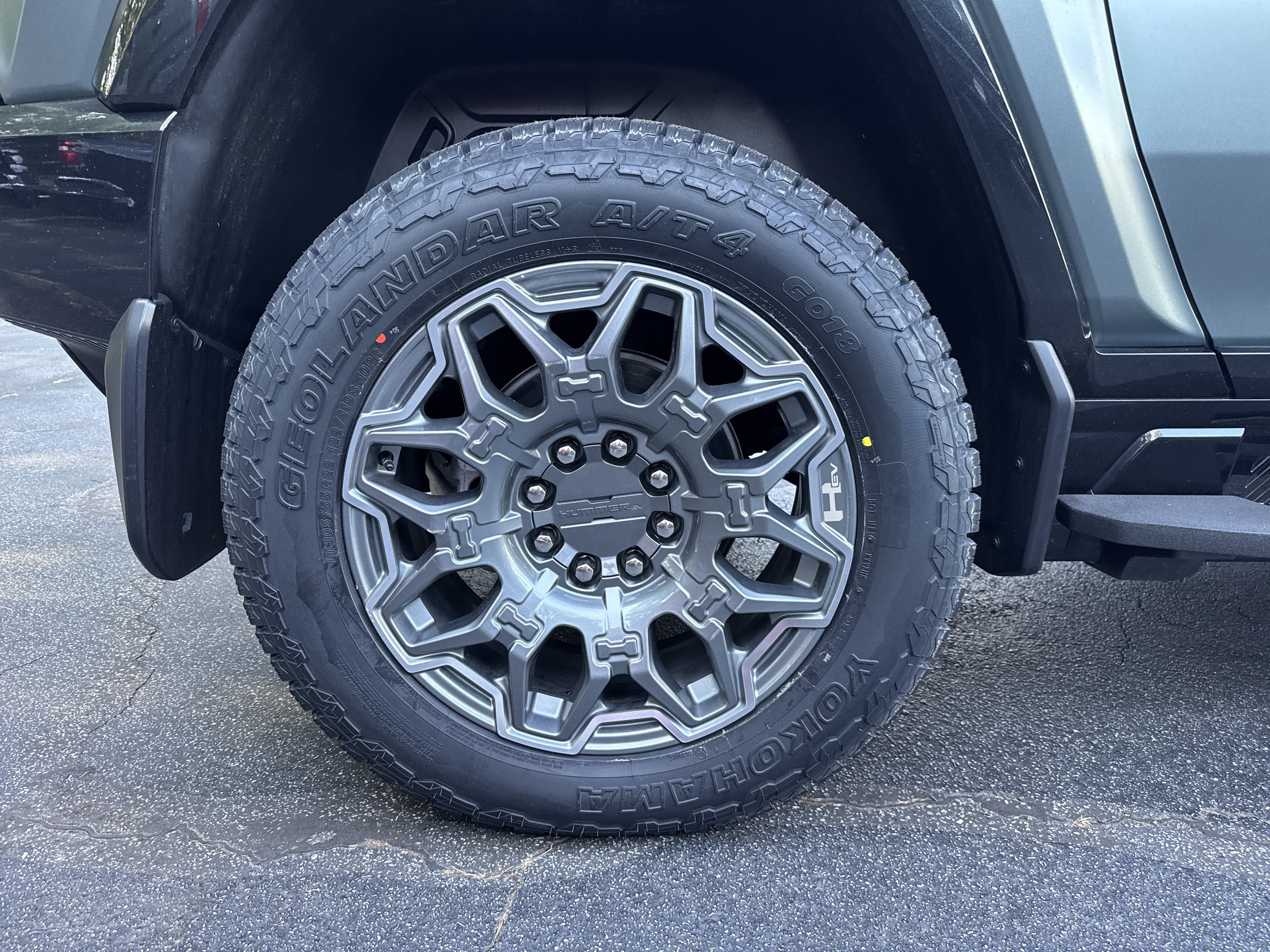 Used 2024 GMC Hummer EV 3X w/ LPO, Illumination Package AWD/4WD image 18