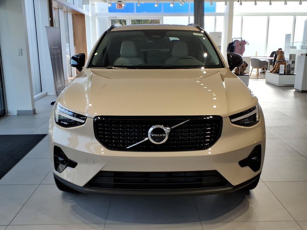 New 2026 Volvo XC40 B4 Plus w/ Protection Package Premier FWD image 2