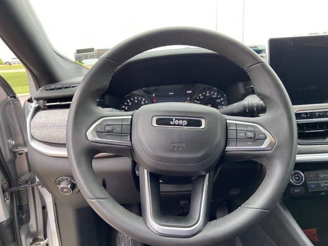 Used 2024 Jeep Compass Latitude AWD/4WD image 35
