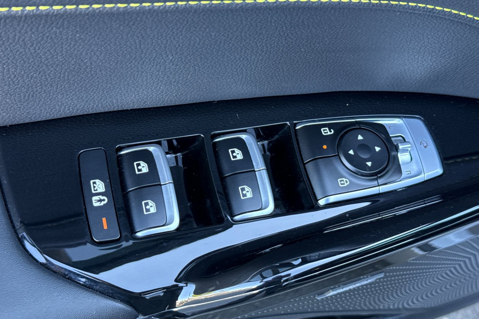 Used 2025 Kia K5 GT w/ GT1 Package image 13