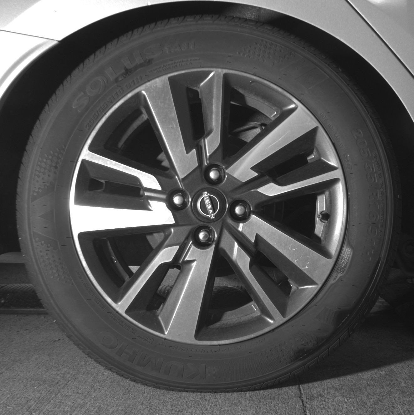 Used 2025 Nissan Versa SV FWD image 30