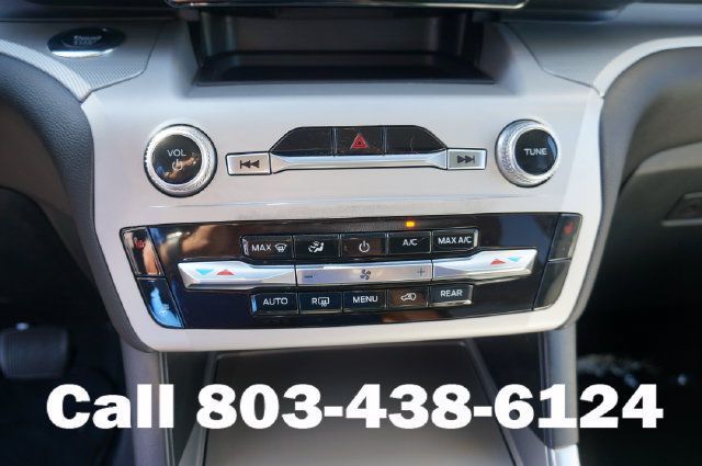 Used 2023 Ford Explorer XLT w/ Equipment Group 202A RWD image 11