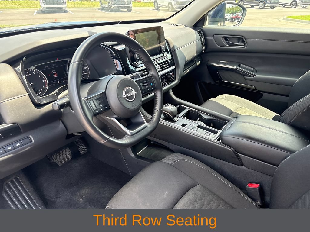 Used 2025 Nissan Pathfinder SV FWD image 5