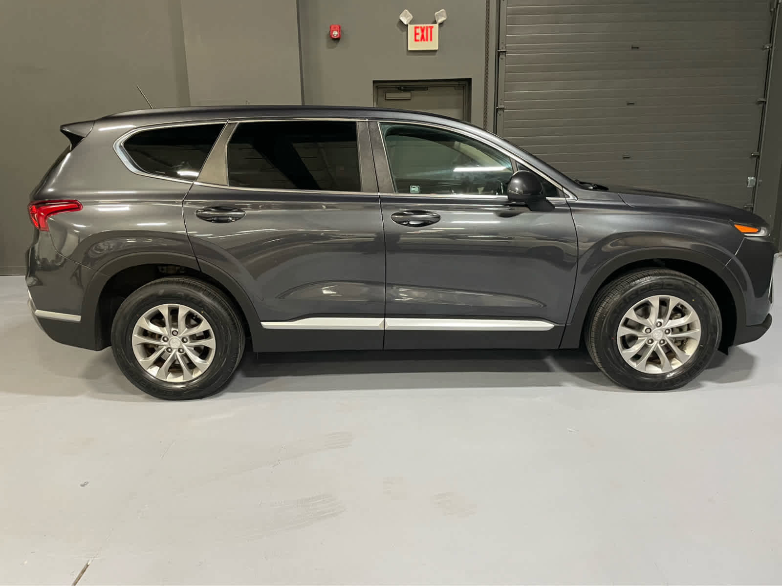 Used 2020 Hyundai Santa Fe SE w/ Cargo Package AWD/4WD image 6