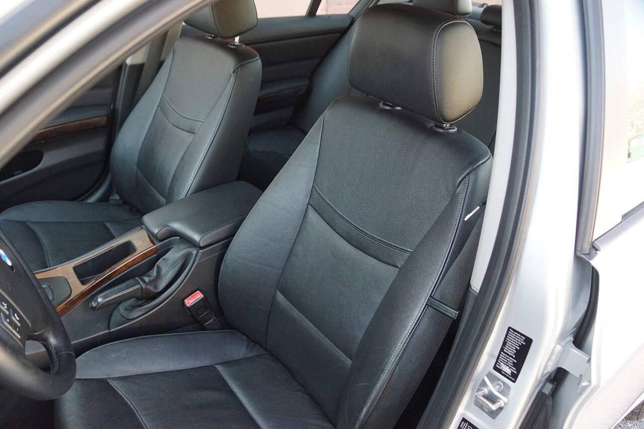 Used 2011 BMW 328i xDrive Sedan image 26