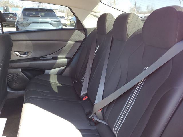 Used 2023 Hyundai Elantra SEL w/ Preferred Accessory Package image 27