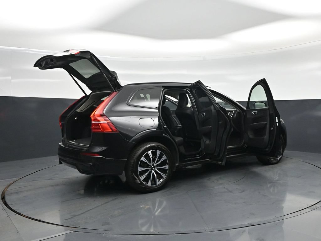 Used 2025 Volvo XC60 B5 Plus AWD/4WD image 5