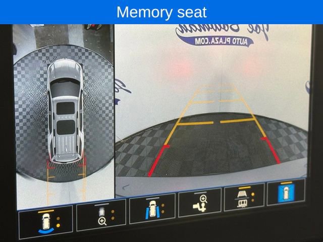 Used 2023 Chevrolet Traverse Premier image 23