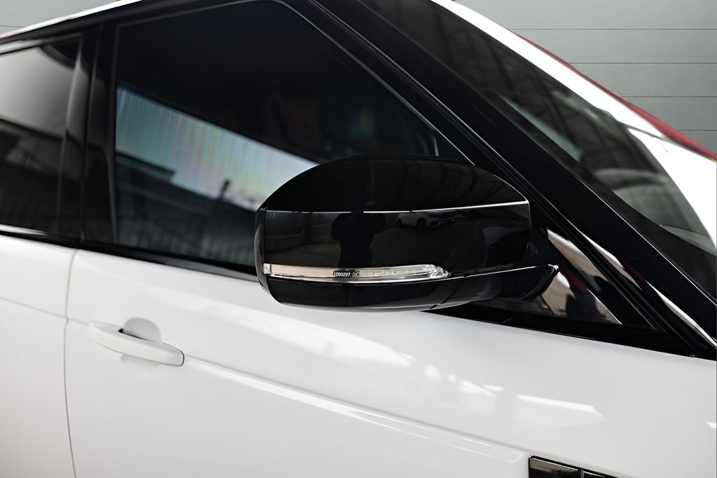 Used 2022 Land Rover Range Rover P525 Westminster Edition image 12