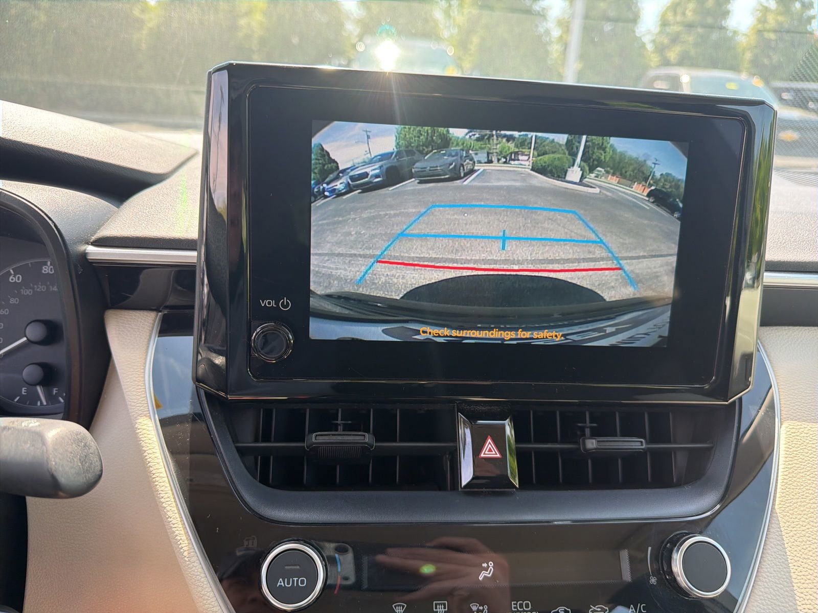 Used 2023 Toyota Corolla LE image 18