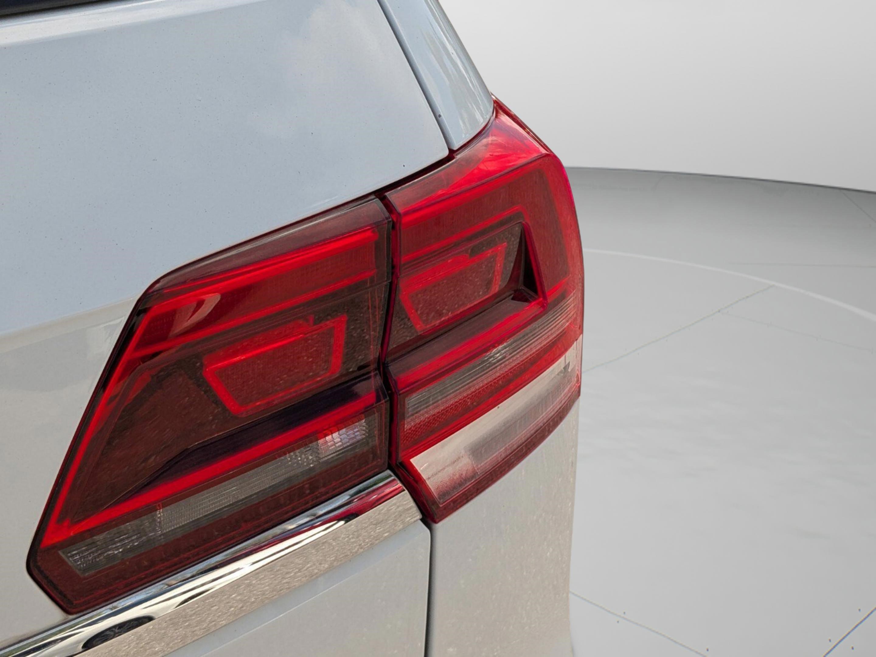Used 2019 Volkswagen Atlas S FWD image 36
