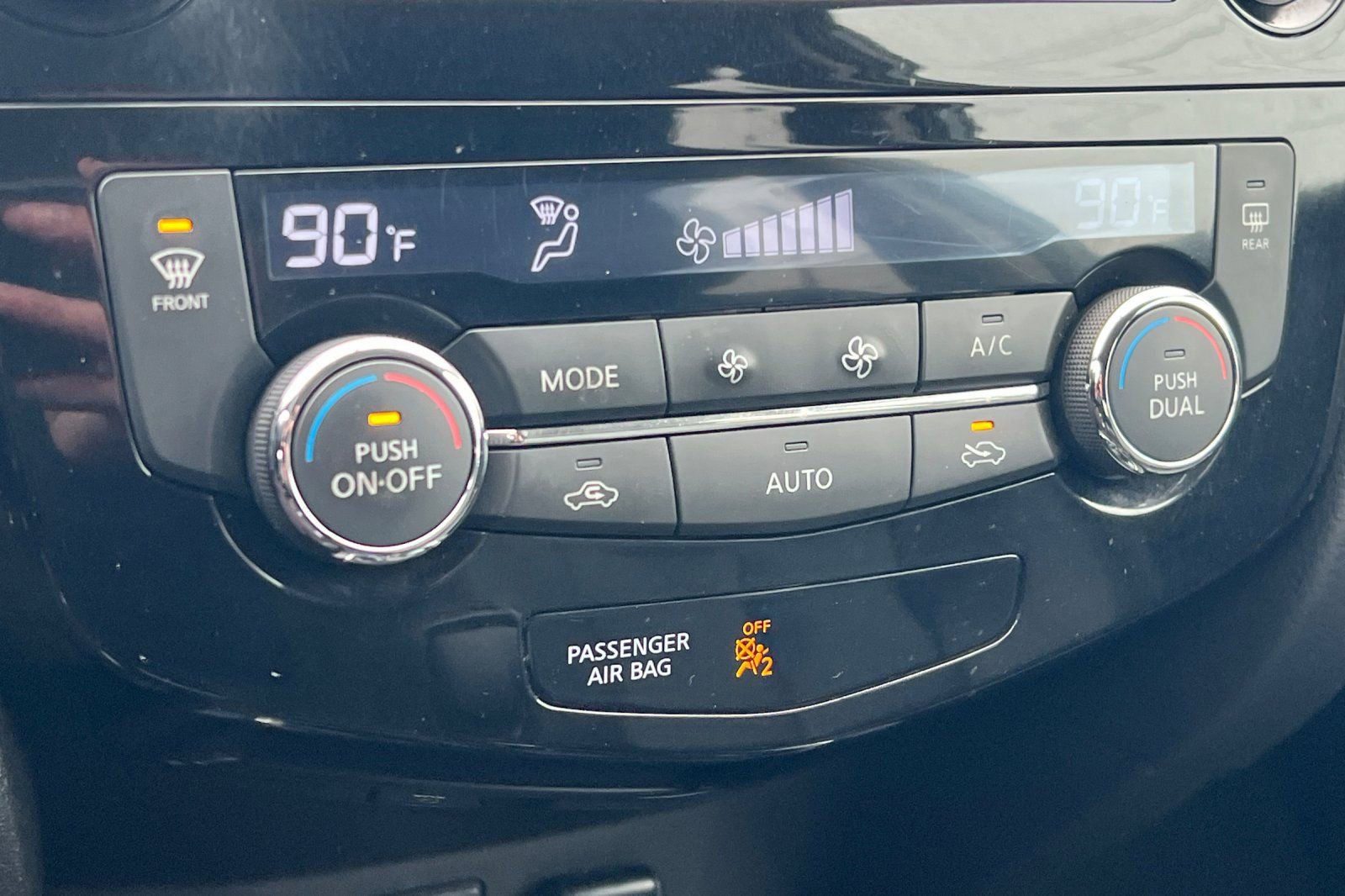 Used 2016 Nissan Rogue SL image 18