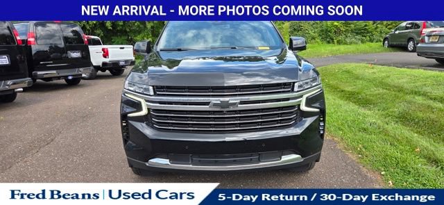 Used 2024 Chevrolet Suburban LT w/ Luxury Package AWD/4WD image 2