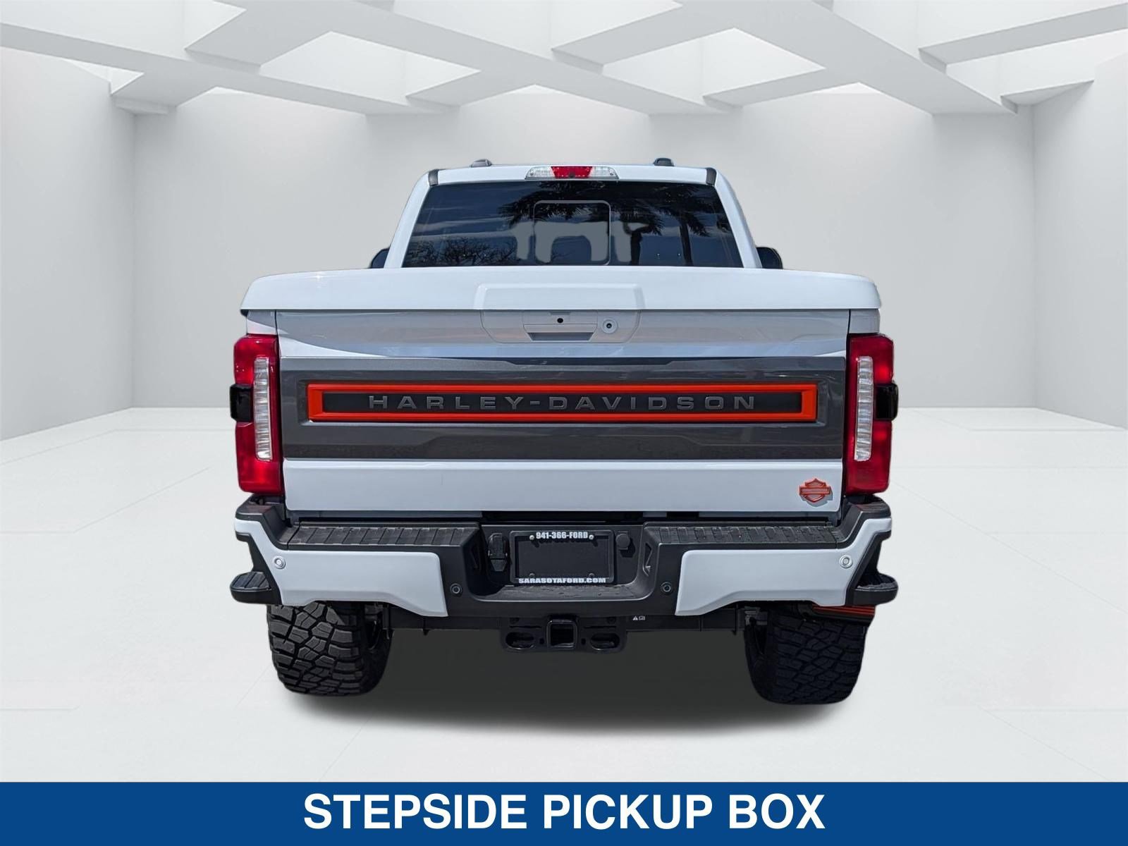 Used 2026 Ford F250 Lariat w/ Black Appearance Package image 5